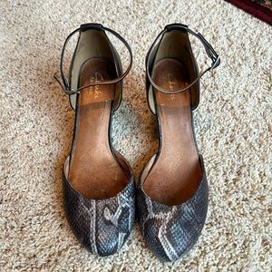EUC 7.5M Clarks Artisan leather strappy wedges.  3 inch heel